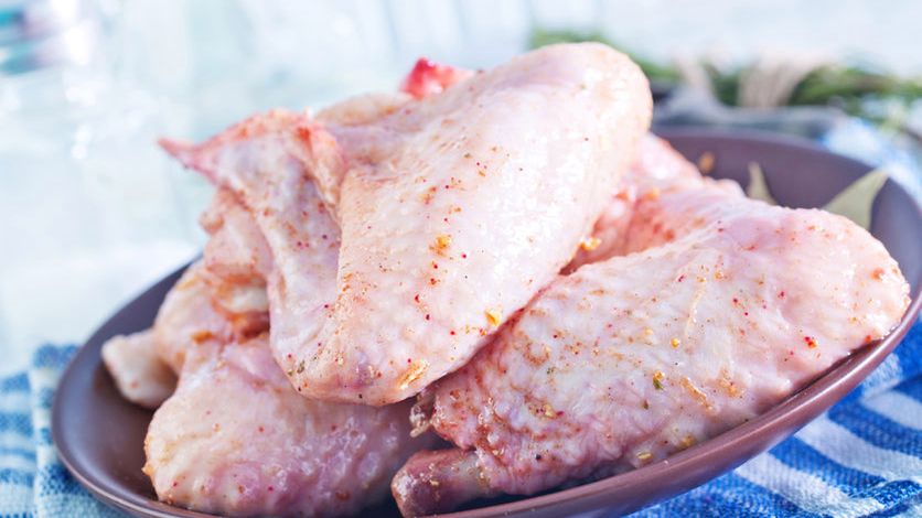 Surowe skrzydło z indyka (samo mięso)