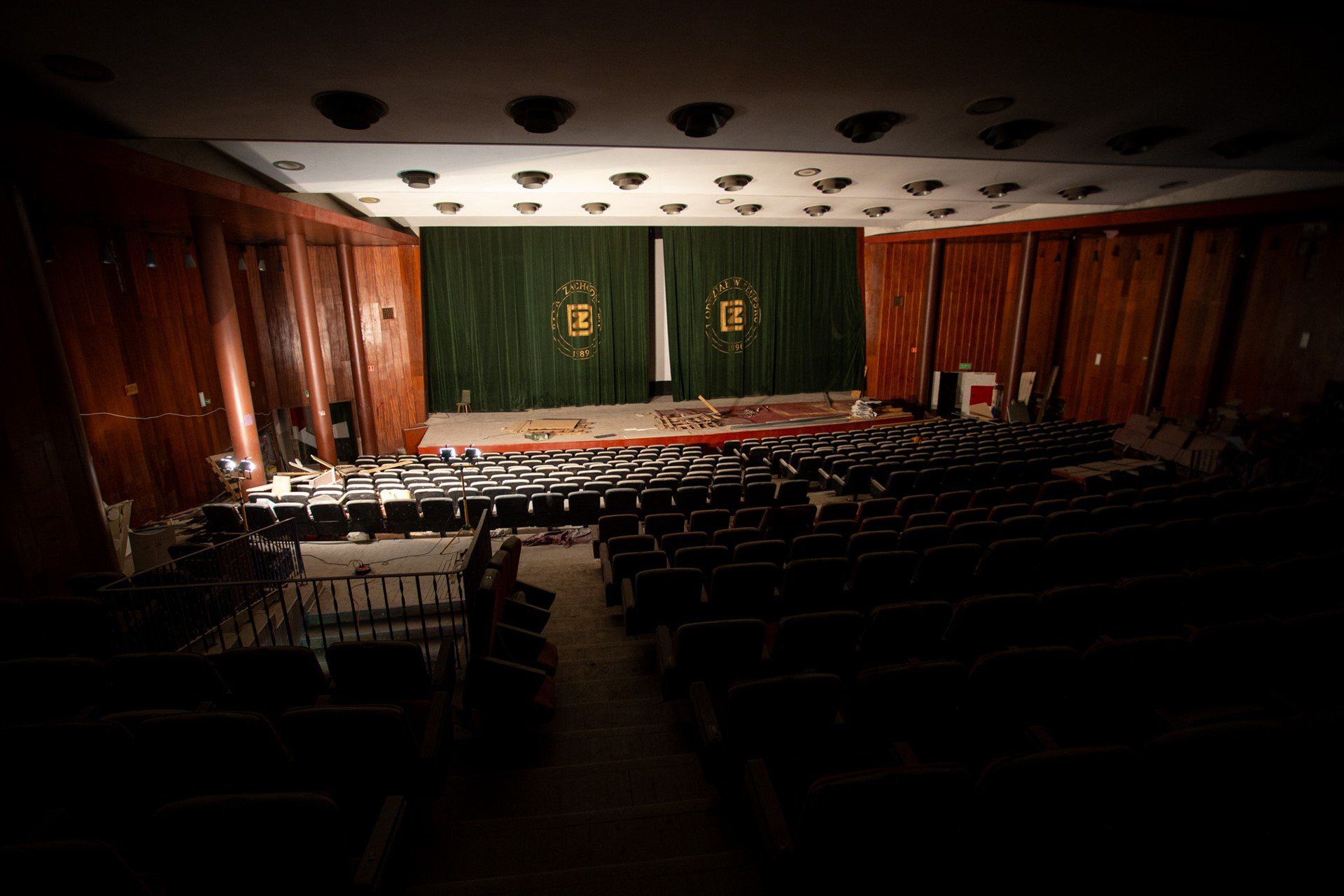 Kino Milenium w Słupsku od środka po 15 latach od zamknięcia