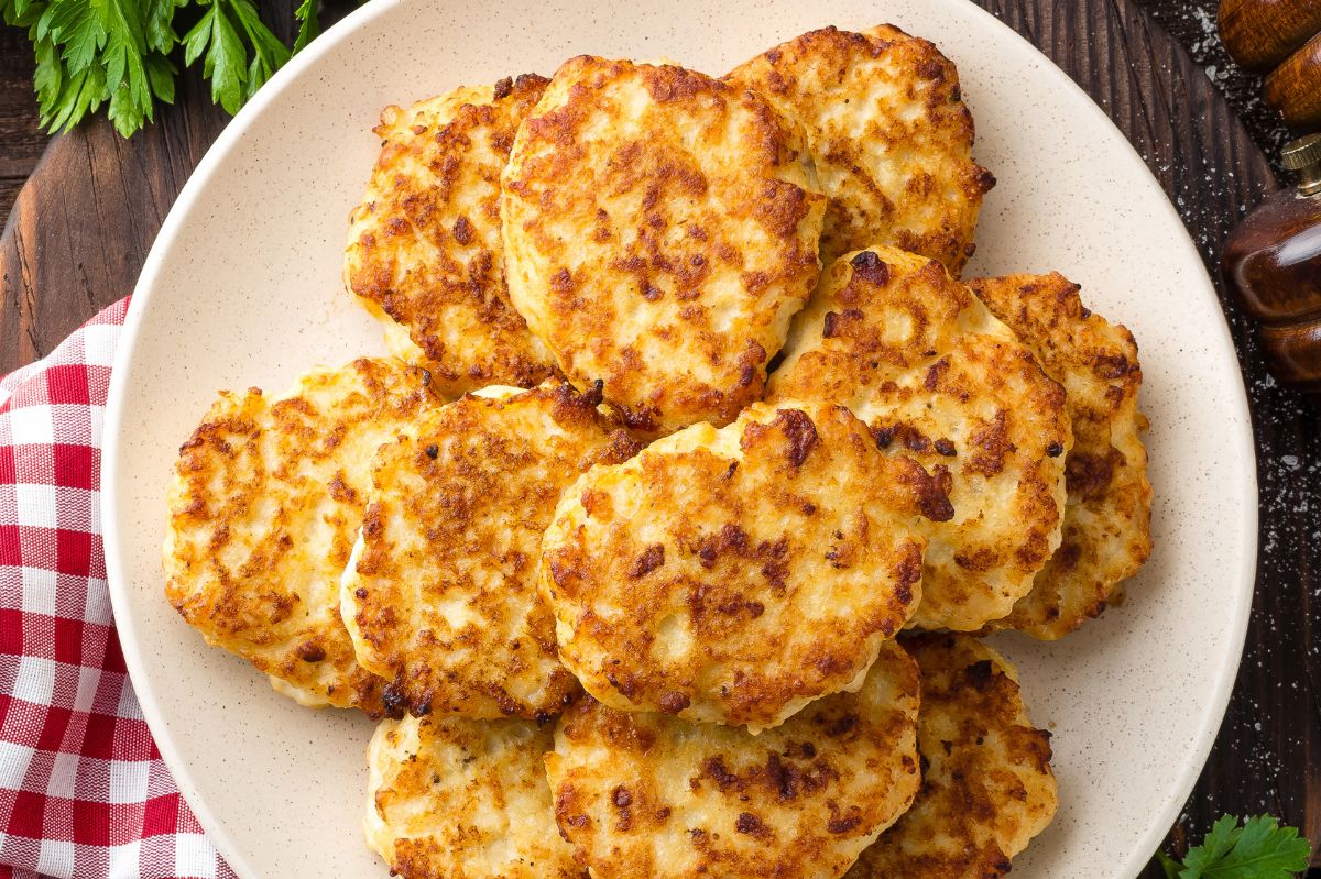 Chicken breast fritters are an excellent dinner option.