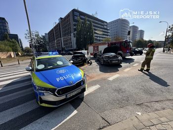 Warszawa: Zderzenie na środku skrzyżowania