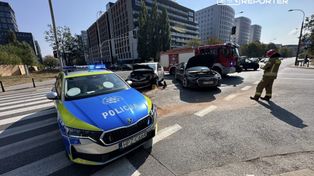 Warszawa: Zderzenie na środku skrzyżowania