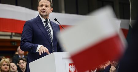 To jest nasz kandydat, innego nie mamy. Czy sztab Trzaskowskiego wyprowadzi kampanię z poślizgu? [OPINIA]