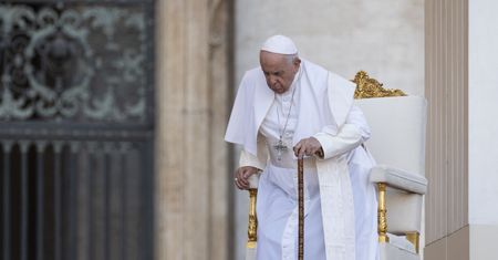 Spotkanie z wiernymi. Papież potępił "szaleńczą wojnę" i pozdrowił pielgrzymów Rodziny Radia Maryja
