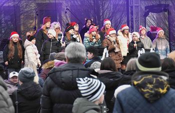 Kruszwica: Jarmark świąteczny na rynku przyciągnął mieszkańców
