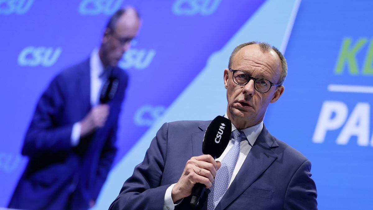 Christian Democratic Union (CDU) party and faction, Friedrich Merz, speaks during a small party conference of Christian Social Union (CSU) in Nuremberg, Germany, 08 February 2025. Germany will hold early federal elections on 23 February 2025. EPA/RONALD WITTEK Dostawca: PAP/EPA.
