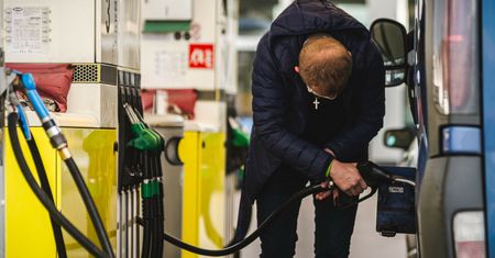 Chrzczone paliwo na stacjach? Inspektorzy pokazują wyniki kontroli