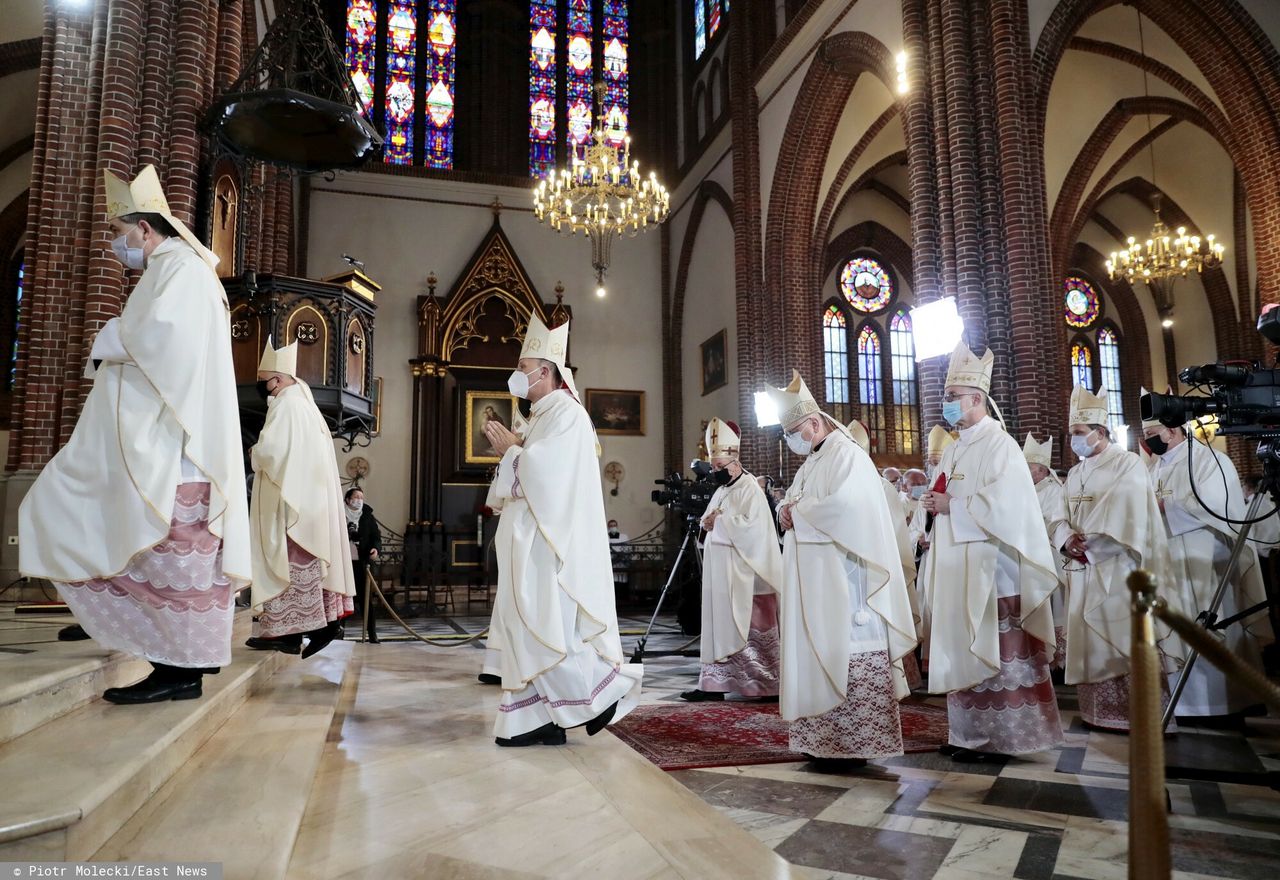 Kościół o szczepieniach. "Osoby przeciwko aborcji nie ponoszą odpowiedzialności"