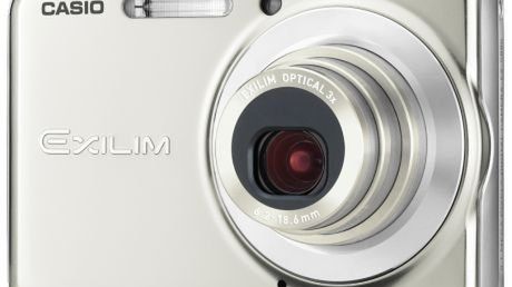 Dwie nowe cyfrówki od Casio, które współpracują z YouTube. 1