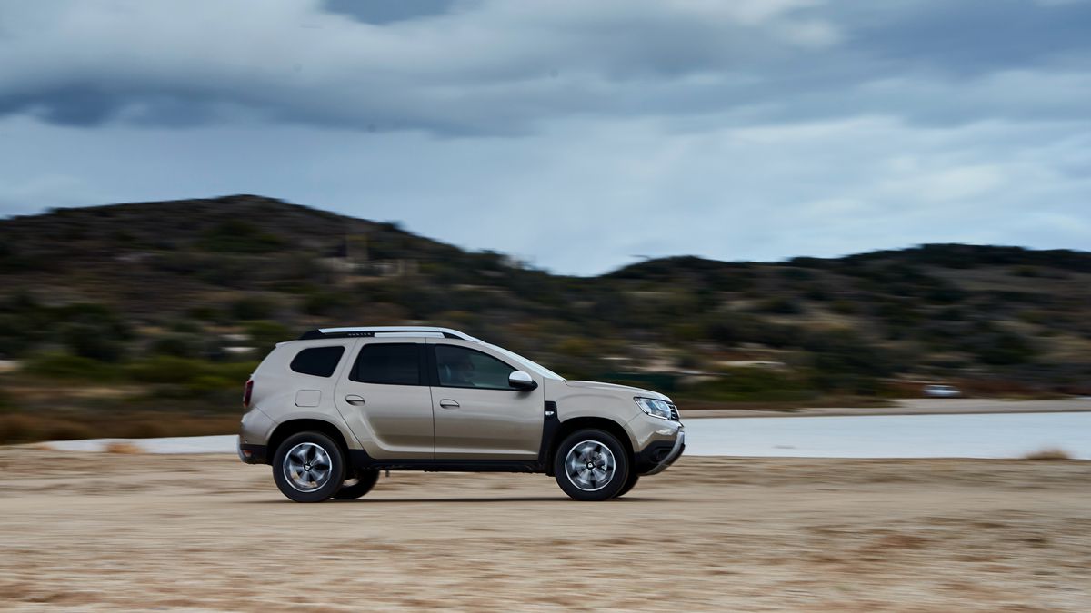 Dacia Duster okazała się liderem tego segmentu. Niebawem do salonów zawita jego odświeżona wersja, co może jeszcze podbić wyniki.
