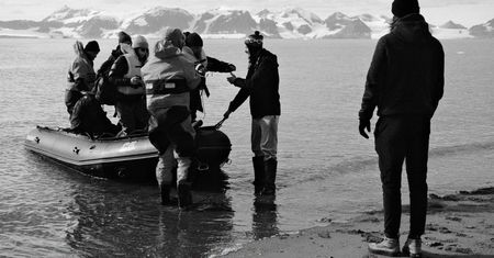 Organek zagrał koncert na Spitsbergen. Niezwykła wyprawa naukowców UMK i muzyków