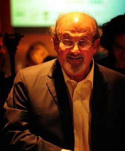 Ścigany za słowa. Za głowę Salmana Rushdiego obiecują już 3,3 miliona dolarów