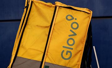 Glovo ukarane w Polsce. Za zdjęcia dowodów tożsamości