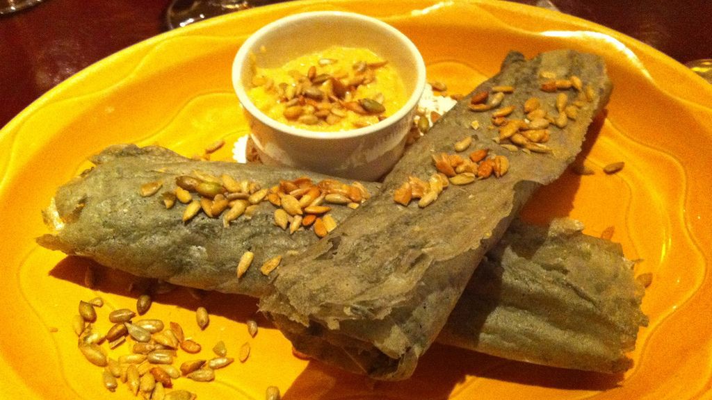 Piki (chlebek) z niebieskiej kukurydzy