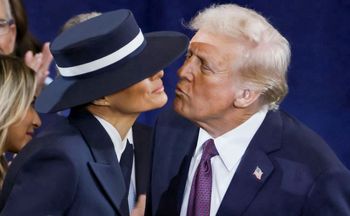 Melania go ostrzegała. Nie posłuchał. Znowu dał popis na scenie