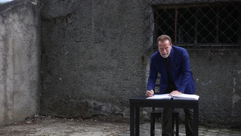 Arnold Schwarzenegger odwiedził dawny obóz koncentracyjny w Auschwitz 