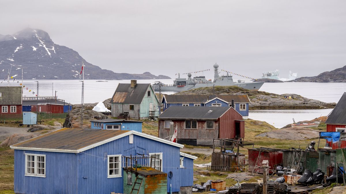 Daily life in Greenland
epa11810876 A picture made available on 07 January 2025 shows the Danish nay's frigate HDMS Triton off the village of Attu, Greenland, 01 July 2024 (issued 07 January 2025). Donald Trump Jr., son of US president-elect Donald Trump, is visiting Greeland on 07 January 2025 amid Trump's reiterated suggestions that the Danish autonomous territory should join the USA.  EPA/Ida Marie Odgaard  DENMARK OUT 
Dostawca: PAP/EPA.
Ida Marie Odgaard
illustration