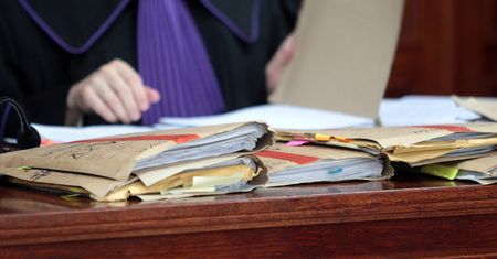Koronawirus. Rok więzienia za rozsiewanie COVID-19. Burza o skazanie "pani Basi"