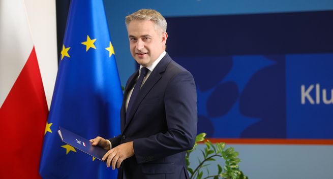 Minister cyfryzacji spotkał się w USA z przedstawicielami Google i Mety. Dziennikarze pytają: a co z sytuacją mediów?