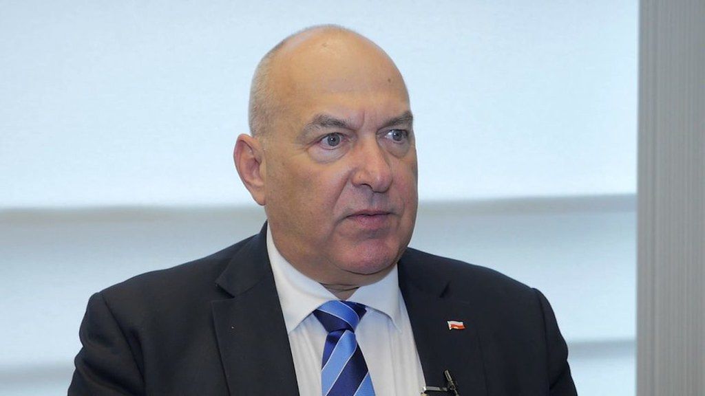 Tadeusz Kościński jest zdeterminowany, by zwiekszyć udział płatności bezgotówkowych w obrocie