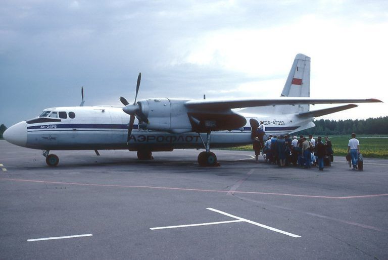 Samolot pasażerski An-24RW