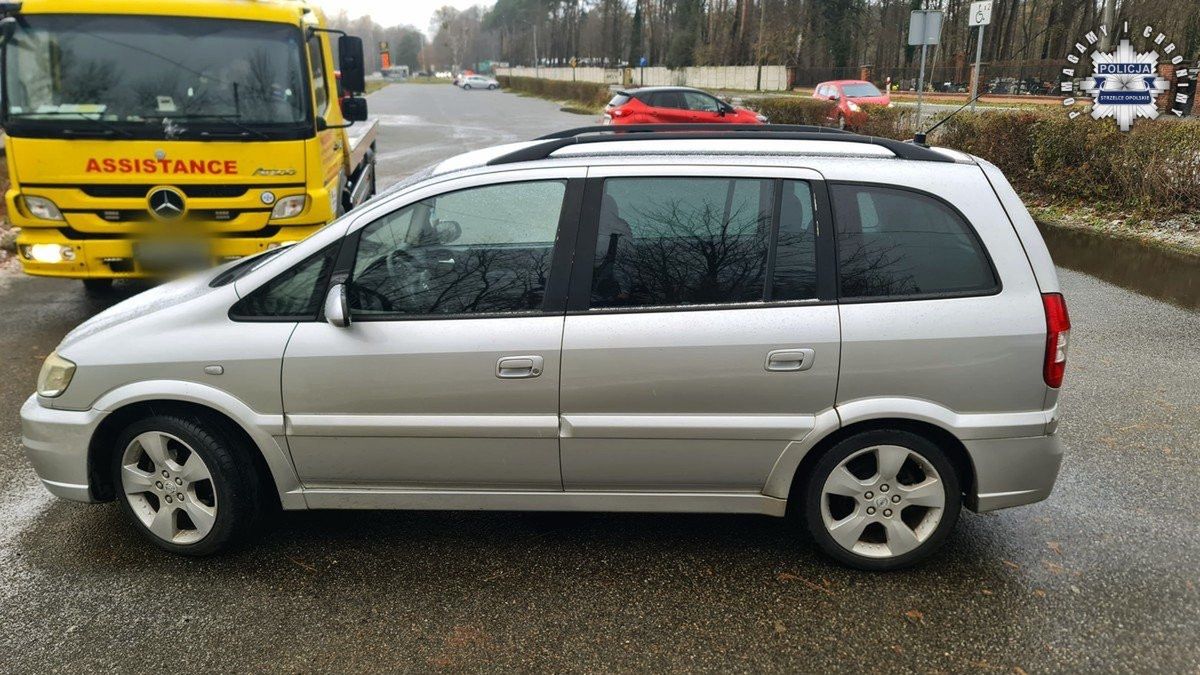 Pojechał zmienić opony. Już nie musi. Miał 2 prom. i stracił auto