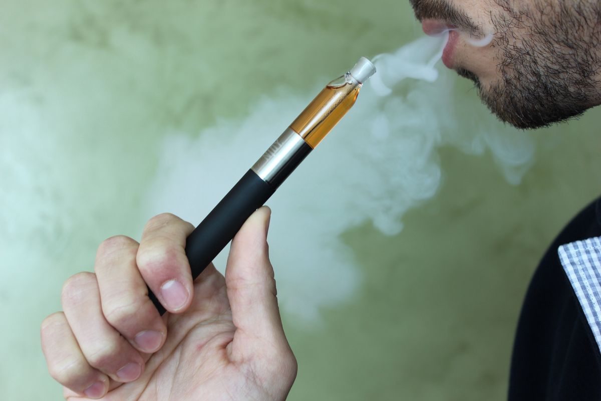 Hiszpania wprowadza także zakaz palenia e-papierosów
