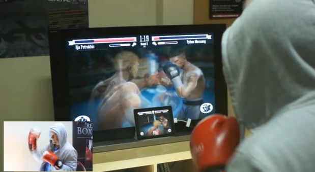 Jeśli ktoś będzie miał ochotę, to w Real Boxing można grać bez dotykania iPada