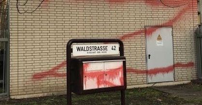 Niemcy: rosyjski konsulat w Bonn zdewastowany czerwoną farbą