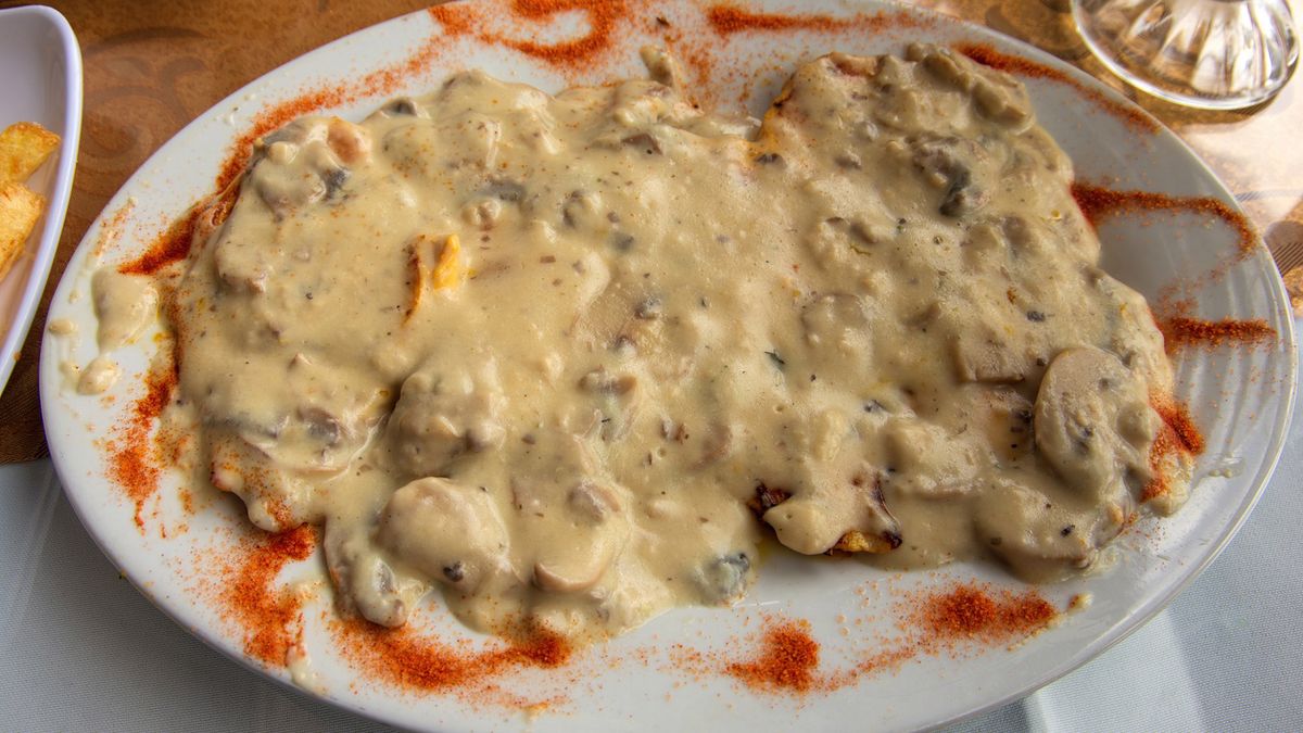 Te produkty przyspieszają starzenie się. Ogranicz je, by nie martwić się zmarszczkami