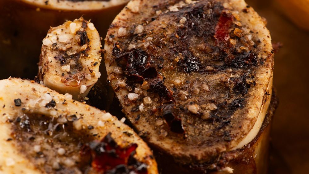 Bolą cię stawy? Sprawdź, czego może brakować w twojej diecie, aby złagodzić ból