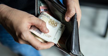 Kwota wolna od potrąceń. Tyle pieniędzy komornik musi zostawić