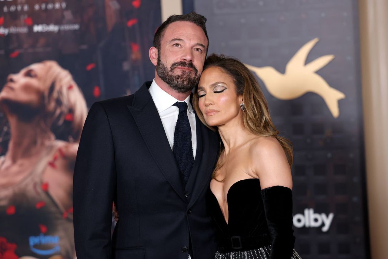 Ben Affleck i Jennifer Lopez pokazali się publicznie po siedmiu tygodniach. Wiało chłodem