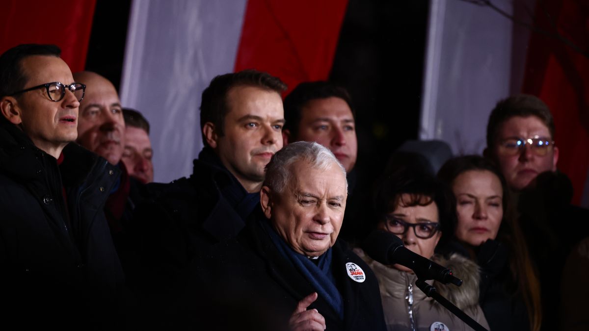 Jaroslaw Kaczynski speaks during 'Free Poles Protest' in front of parliament building in Warsaw, Poland on January 11, 2024. Members of the previous government called people to demonstrate against new pro-EU government which dismissed executives from state media which served the right-wing Law and Justice Party during its eight years in power. Protestors also demonstrated against the arrest of Mariusz Kaminski and Maciej Wasik, lawmakers for Law and Justice (PiS) party, sentenced to two years in prison for abuse of power in 2007, when they were in charge of the anti-corruption agency CBA. (Photo by Beata Zawrzel/NurPhoto via Getty Images)