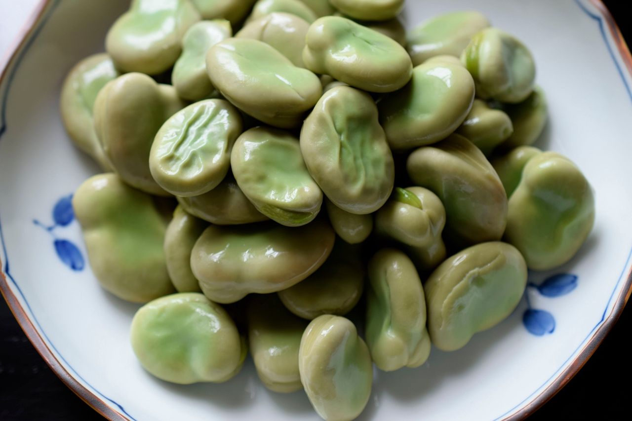 How to prepare broad beans?