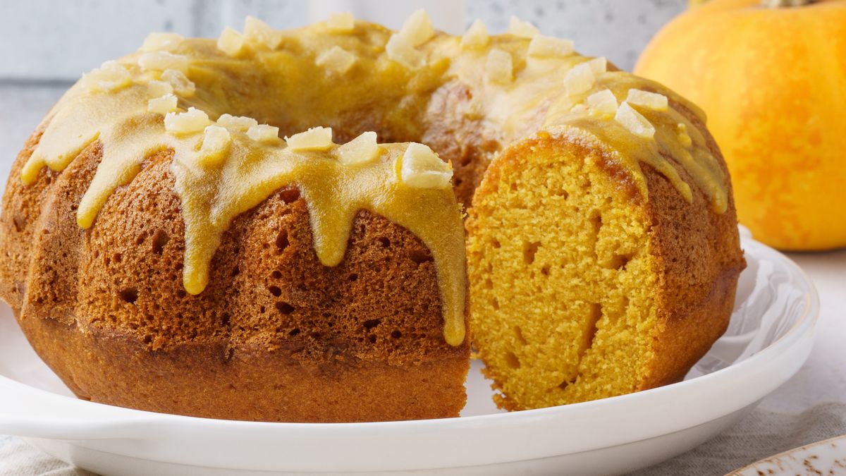 Babka dyniowa z sosem karmelowym