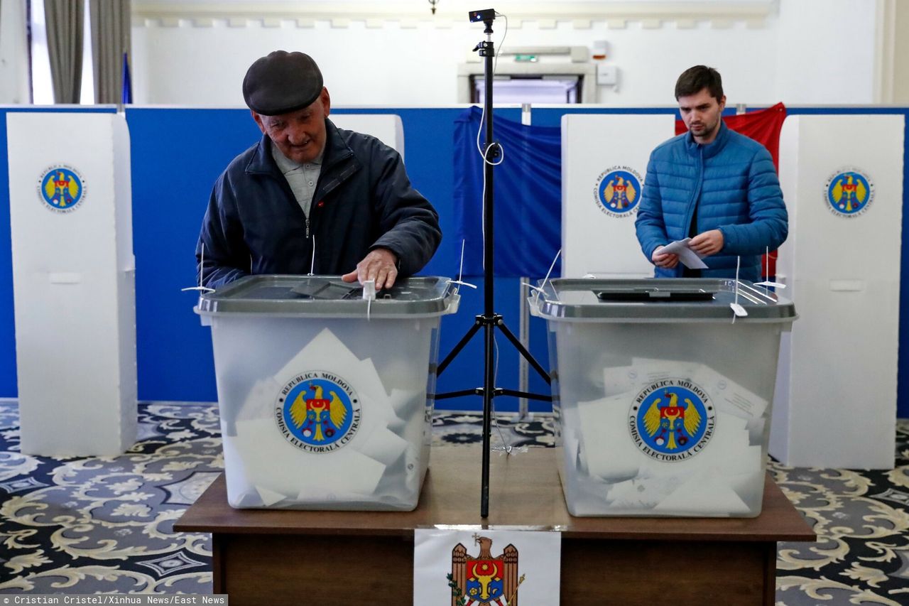 Moldova edges closer to EU as referendum reveals split opinion