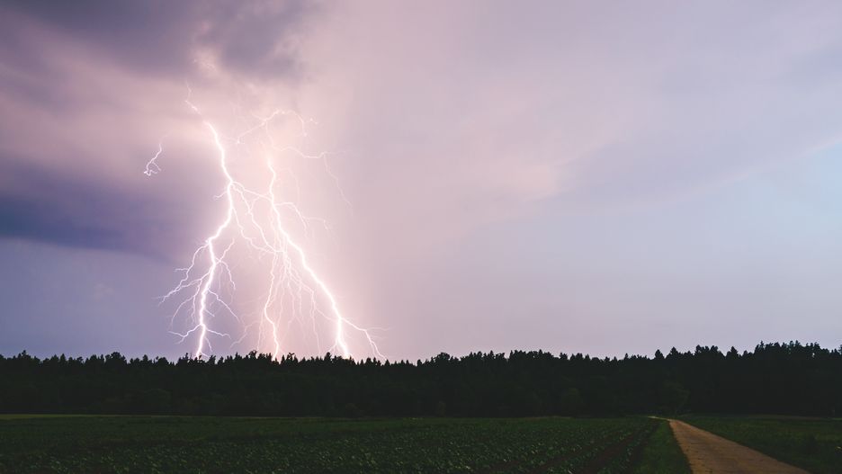 Pogoda pioruny błyskawice burza nawałnica