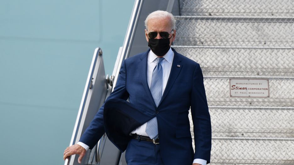 DENVER, CO - SEPTEMBER 14 : President Joe Biden arrives at Denver International Airport in Denver, Colorado on Tuesday, September 14, 2021. President Biden travels to Denver, Colorado to visit the National Renewable Energy Laboratory and deliver remarks underscoring how the investments in his Bipartisan Infrastructure Deal. (Photo by Hyoung Chang/MediaNews Group/The Denver Post via Getty Images)