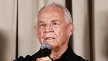Marek Kondrat dziś jest szczęśliwy u boku młodszej o 38 lat żony. Mało kto pamięta, że z pierwszą żoną wziął ślub PRZED KAMERAMI TVP