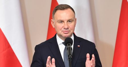 Ceny prądu będą zamrożone. Andrzej Duda podpisał ustawę ws. stawek w 2023 roku