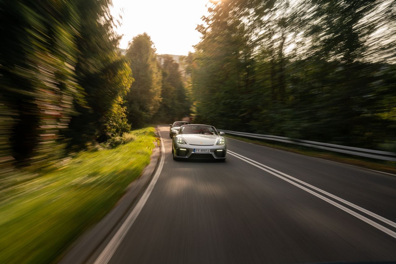 Porsche 718 Spyder vs. Mercedes-AMG SL 63 vs. Jaguar F-Type P450 