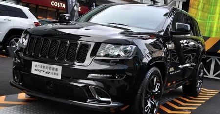 Jeep Grand Cherokee SRT8 Hyun Black Edition - auto dla mordercy
