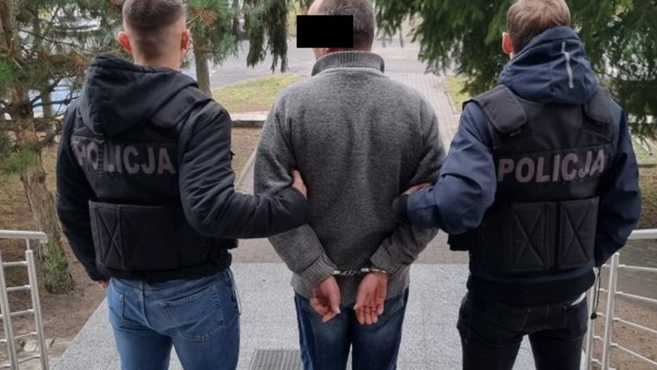 Mieszkał ze zwłokami kolegi