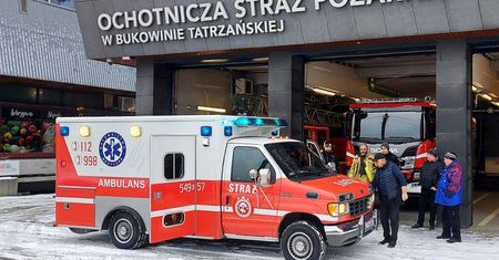 Karetka z potężnym silnikiem Diesla jedzie na Ukrainę. Służyła w Bukowinie