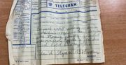 Niezwykłe odkrycie w ścianie dworca. Butelka z telegramem z 1971 r.