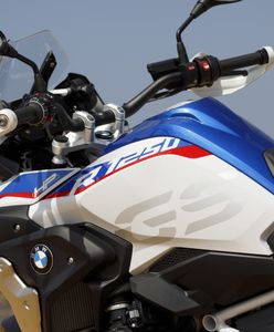 BMW patentuje sterowanie gestami w motocyklach. W jednośladach może się sprawdzić