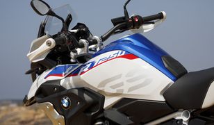 BMW patentuje sterowanie gestami w motocyklach. W jednośladach może się sprawdzić
