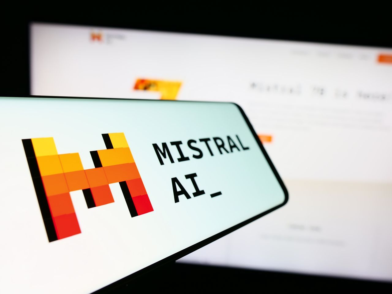 Mistral Large 4: europejski model AI ma rzucić wyzwanie USA