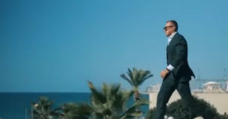 Tak reklamują kraj. Minister turystyki jak James Bond