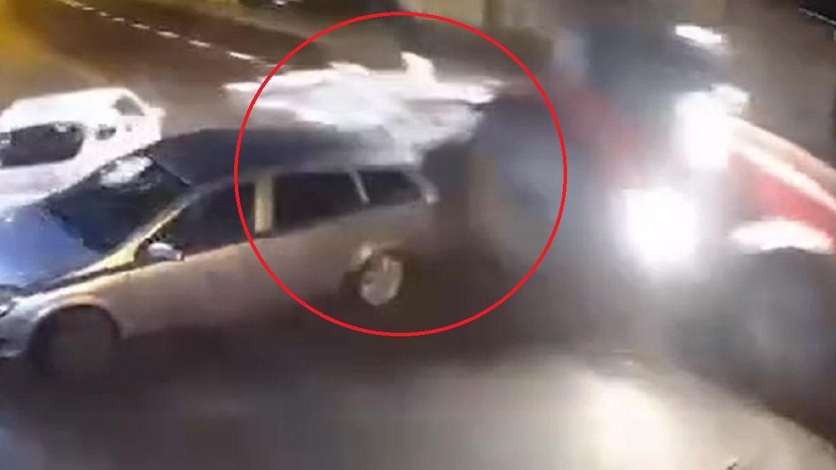 Pijany traktorzysta w akcji. Zaorał samochody. 